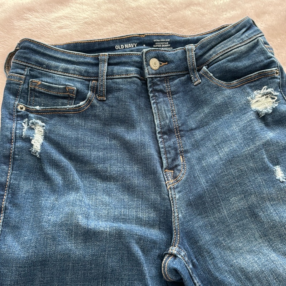 Old Navy Extra High Rise Rockstar Super Skinny Jeans - Size 8